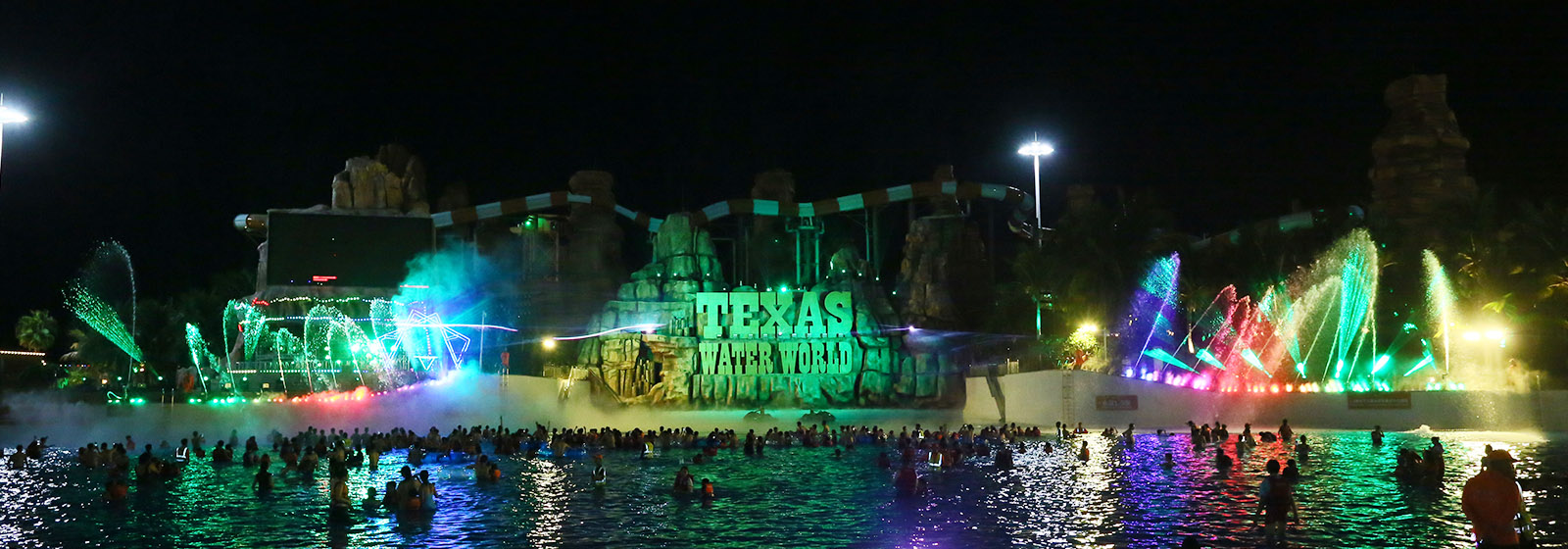 theme amusement park and aquatic features